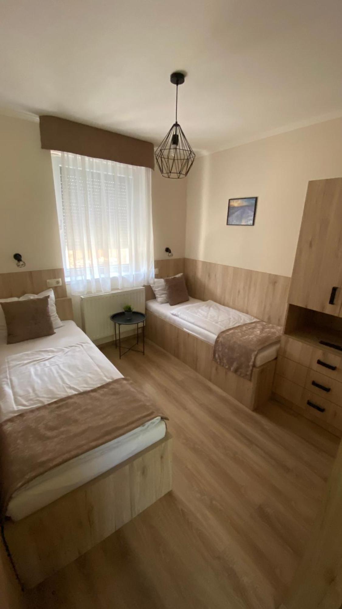 Levendula Vendeghaz Hotel Győr Exterior foto